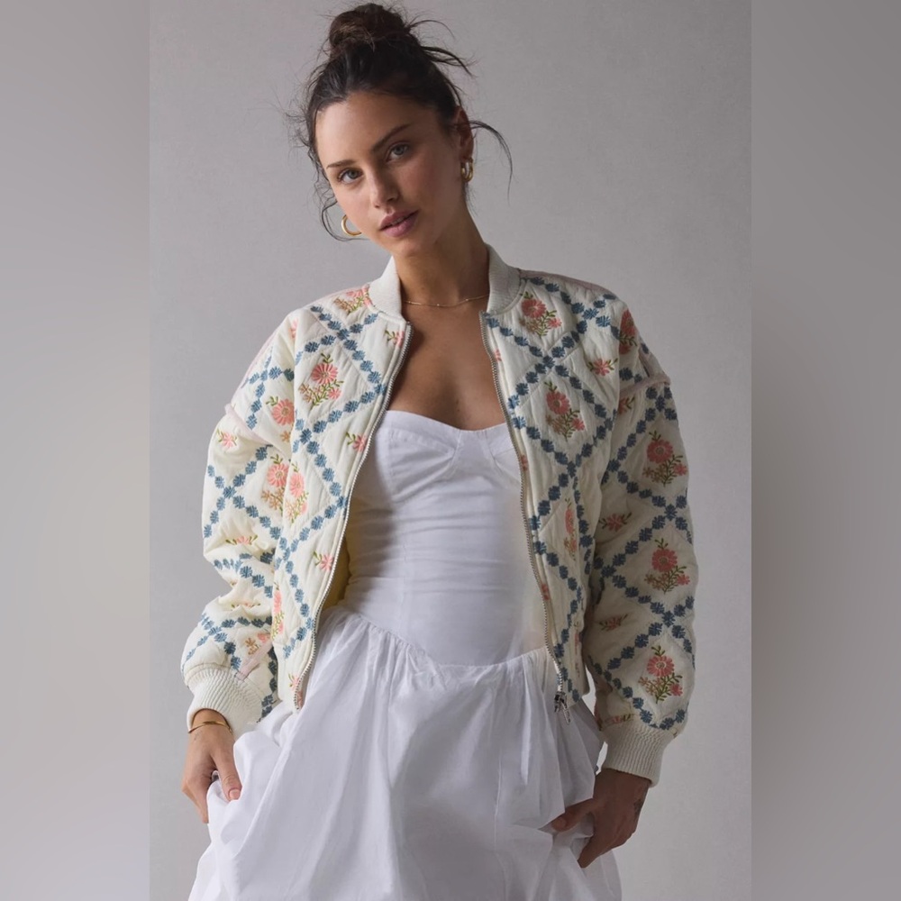 BLANKNYC Sought After Embroidered Floral Bomber Jacket Size L NWOT $198